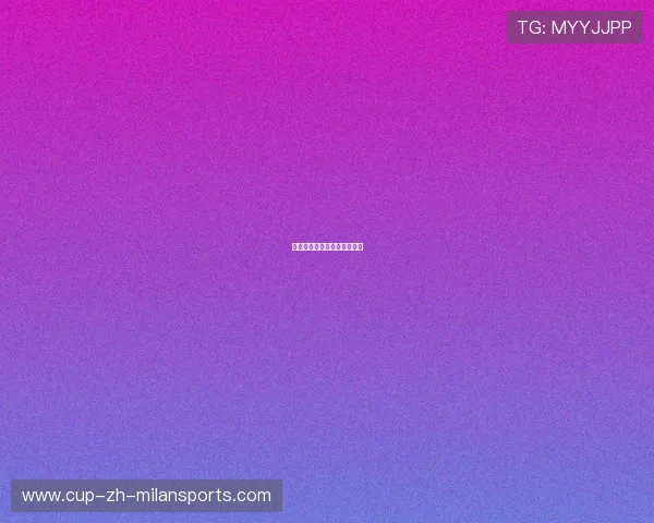 他把泪水留在更衣室的灯光下
